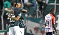 Harold Preciado celebrando el primer gol con Andrés Colorado.