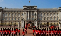 Palacio de Buckingham, la nueva oficina del community manager que contraten. 