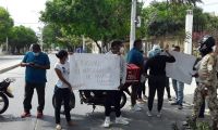 Protesta en frente de la Nueva Eps.