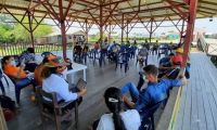 Reunión de dependencias de la Gobernación con líderes de los palafitos.