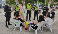 Intervención de las autoridades en playas.
