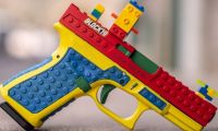 Pistola parecida a un juguete Lego