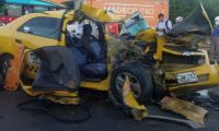 Taxi chocó contra volqueta en Malambo.