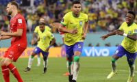 El volante marcó el gol que clasifica a Brasil. 