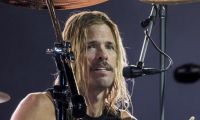 Taylor Hawkins, fallecido baterista.