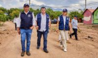 El Defensor del Pueblo, Carlos Camargo, en la visita que hizo a Riohacha y Dibulla.