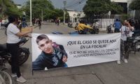 Marcha de los familiares y amigos del joven.