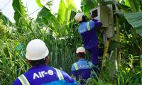 Personal de Air-e en operativos.