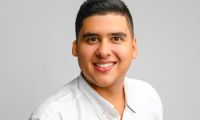 lberto Mario Becerra Saumet, joven de Plato, Magdalena, fue elegido finalista en los Premios Nacional Colombia Participa 2024.
