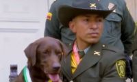 El intendente Javier Alejandro Velandia, su entrenador y compañero desde que Rigo tenía un año.