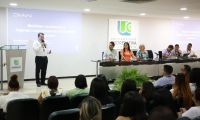 Charla en la UCC