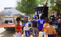 Alcaldía y Essmar entregaron más de 27 mil litros de agua en 161 barrios del distrito 