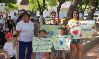 Venezolanos en Santa Marta claman por el regreso de la democracia en su país