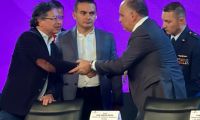 Presidente Petro y el alcalde Carlos Pinedo.