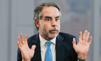 Filtran audios que comprometen al ministro Armando Benedetti con presuntos sobornos y evasión fiscal