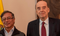 El Presidente Gustavo Petro y Álvaro Leyva Durán.
