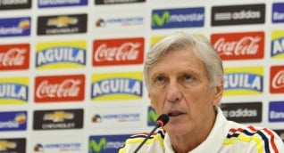 José Pékerman en rueda de prensa