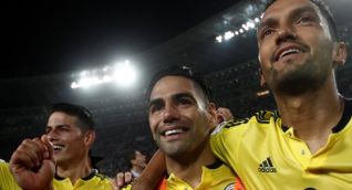 Jugadores colombianos celebrando el pase al Mundial