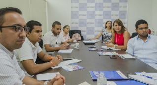 Reunión de funcionarios distritales y el Ministerio de Justicia.