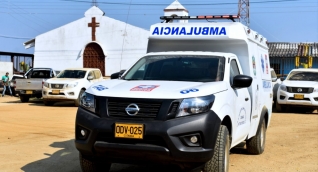  La ambulancia cuenta con características especiales que le permiten desplazarse con facilidad por terrenos difíciles.