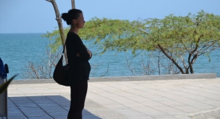 Ann, la ciudadana suiza que estuvo 6 días en el aeropuerto de Santa Marta a la espera de familiares que nunca llegaron.