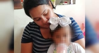 Karina Muñoz y su hija