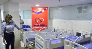 Virna Johnson habilitará camas UCI para que pacientes de Bogotá sean trasladados a Santa Marta.