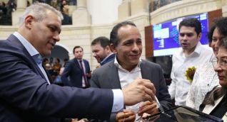 Alexander López (Centro) nuevo presidente del Senado.