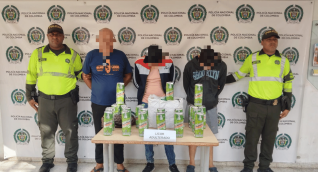 Policía incauta licor adulterado y detiene a tres en operativo en peaje de Tasajera