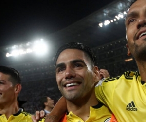 Jugadores colombianos celebrando el pase al Mundial