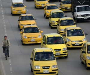 Ahora en Bogotá los taxistas trabajarán con una plataforma tecnológica.