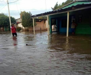 Aún es incontable el número de afectados por el desbordamiento del río.