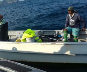 Tres pescadores artesanales del corregimiento de Taganga quedaron a la deriva por fallas en el motor de la motonave.