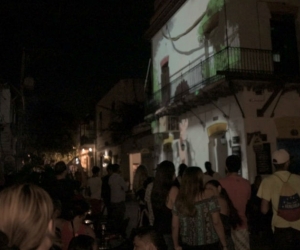 Las proyecciones son totalmente abiertas para cualquier público que sea transeúnte en las calles del Centro Histórico samario.