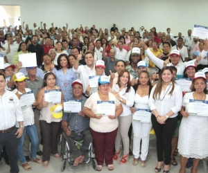 Los comerciantes realizaron un diplomado en Fortalecimiento de Empresas Comerciales .