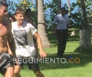 James Rodríguez, jugando fútbol en La Samaria.