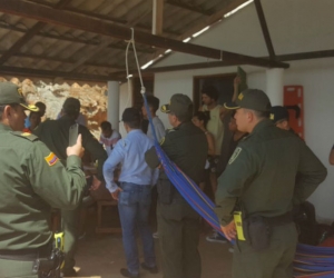 La Policía inspeccionó la casa de Playa Rosita, donde ocurrió el atraco y al violación.