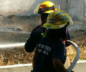 6 bomberos acudieron a sofocar las llamas. 