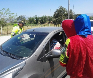 Las marimondas sensibilizaron a los conductores en la Y de Ciénaga.