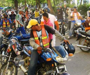 Decreto 296 “Un Decreto de Vida” que restringe la circulación de motocicletas.