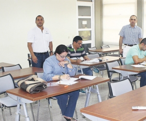 Solo 7 aspirantes al cargo asistieron al examen para ser contralor distrital. 