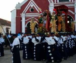 Tradicional procesión de Semana Santa en Mompox.