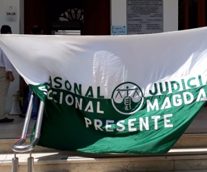 Desde la mañana de este martes los trabajadores de la Rama Judicial exigen el pago de su mesada.