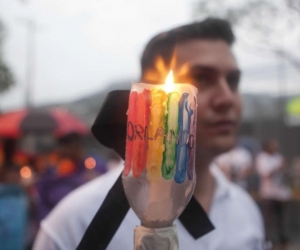 Orlando rinde tributo a las 49 víctimas de matanza.