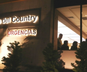 Fachada de la Clínica del Country a donde fueron llevadas las personas heridas en el Centro Comercial Andino.