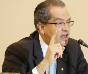 Fernando Carrillo, Procurador General.