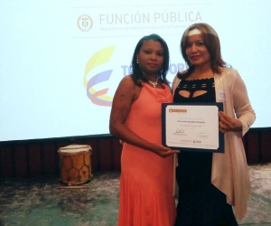 Universidad del Magdalena. Betsy Laudit Manjarrés Fernández, recibió el reconocimiento a su labor.