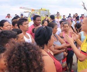 El Alcalde visitó a la comunidad afectada, le dio un parte de tranquilidad y se comprometió a realizar talleres y simulacros.  
