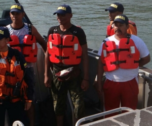 Tripulantes a su llegada a la Estación de Guarda Costa Santa Marta