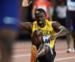 Momento en que se lesiona Usain Bolt.